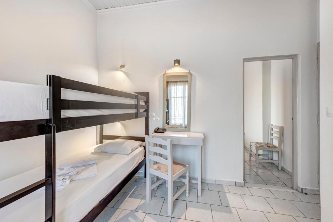 Hotel Kamelo Vári Zewnętrze zdjęcie