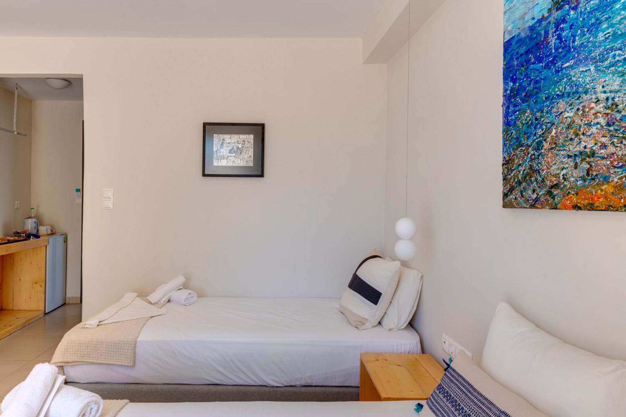 Hotel Kamelo Vári Zewnętrze zdjęcie