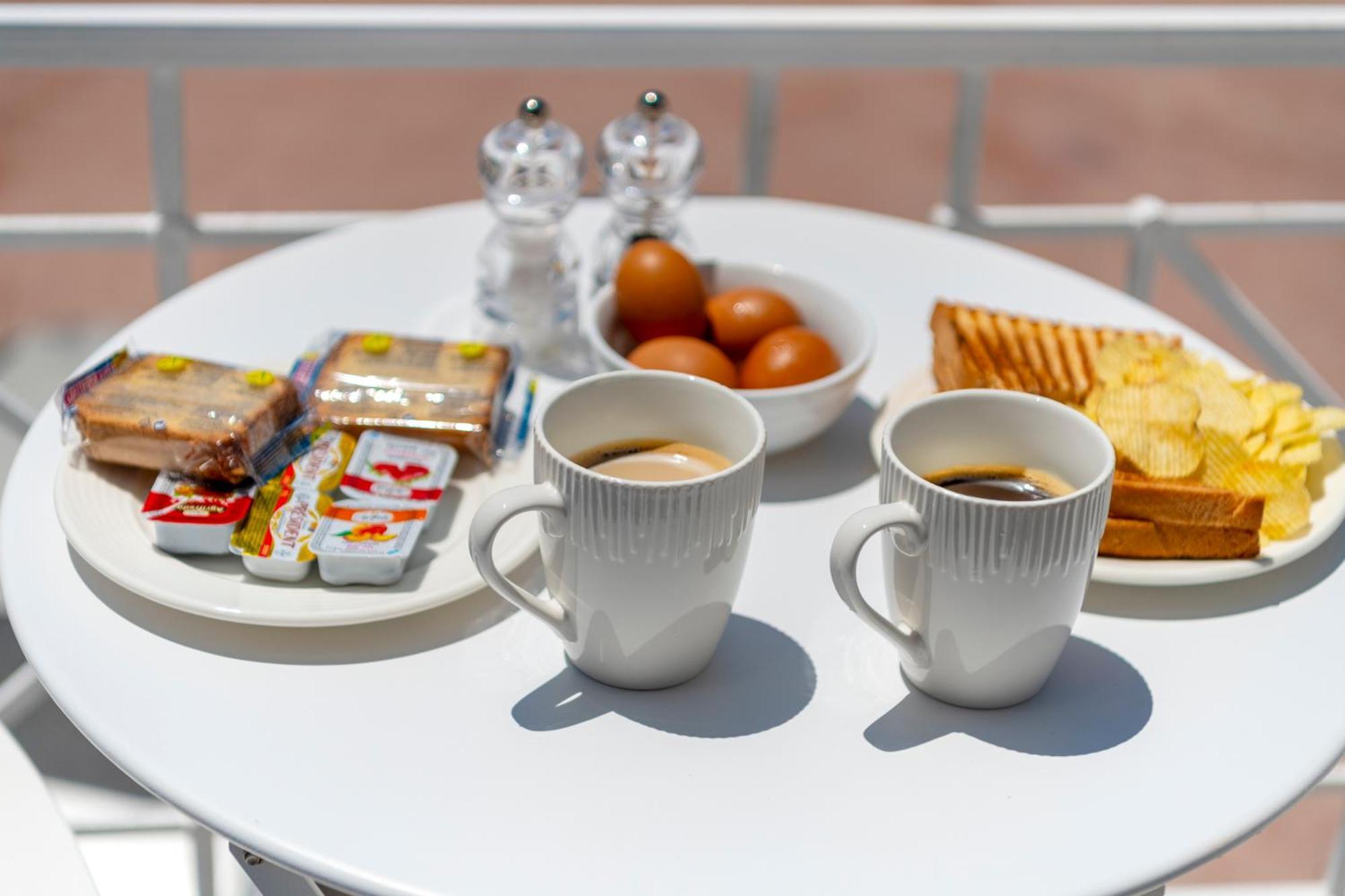 Hotel Kamelo Vári Zewnętrze zdjęcie